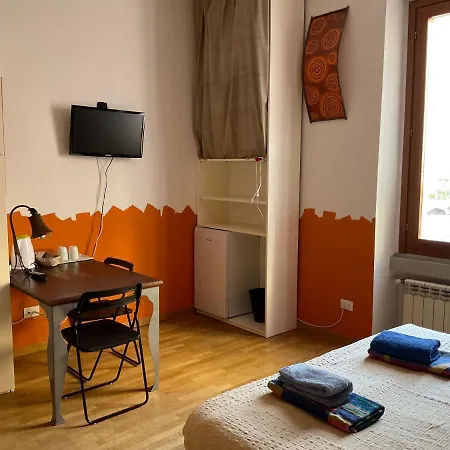 Isolab: Monolocale In Zona Isola Апартаменты